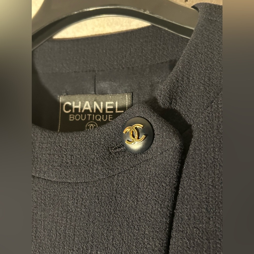CHANEL 1991 Collection 25 100% Wool Blazer w/ Silk Lining - Authentic - Picture 2 of 11